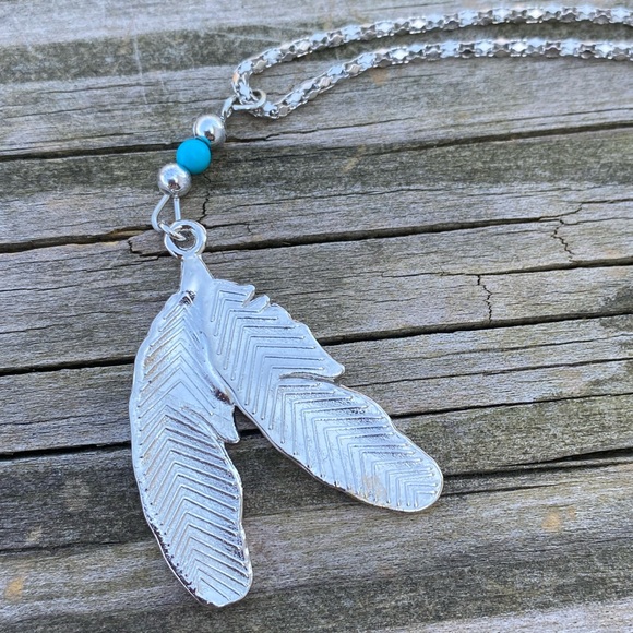 Feather Necklace silver tone turquoise bead NPRA 18” chain - Picture 7 of 11